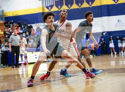Thumbnail 1 in Lutheran East vs. Shaker Heights photogallery.