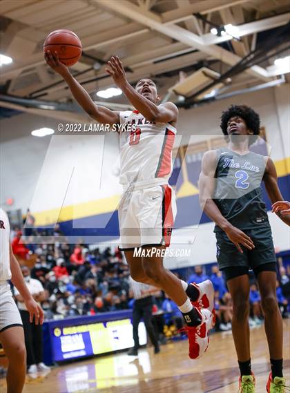 Thumbnail 2 in Lutheran East vs. Shaker Heights photogallery.