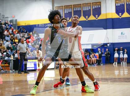 Thumbnail 2 in Lutheran East vs. Shaker Heights photogallery.