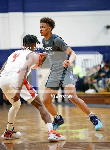 Thumbnail 2 in Lutheran East vs. Shaker Heights photogallery.