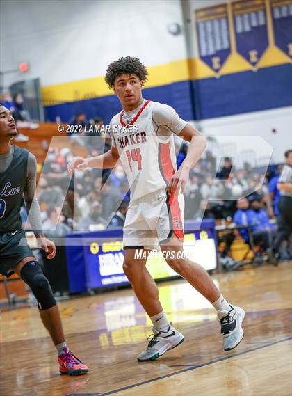 Thumbnail 3 in Lutheran East vs. Shaker Heights photogallery.