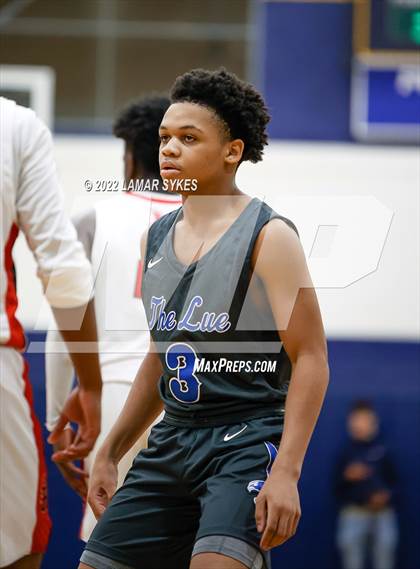 Thumbnail 2 in Lutheran East vs. Shaker Heights photogallery.