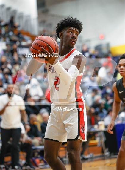 Thumbnail 3 in Lutheran East vs. Shaker Heights photogallery.