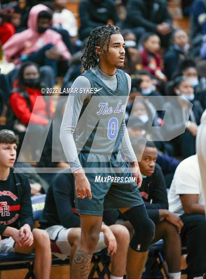 Thumbnail 3 in Lutheran East vs. Shaker Heights photogallery.