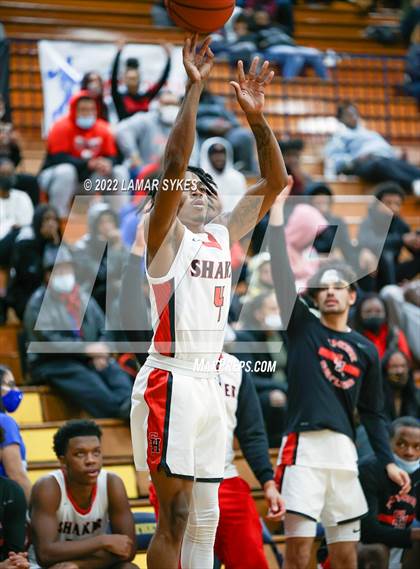 Thumbnail 1 in Lutheran East vs. Shaker Heights photogallery.