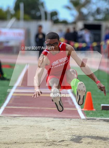 Thumbnail 2 in Mt. Carmel Invitational photogallery.