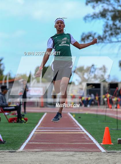 Thumbnail 2 in Mt. Carmel Invitational photogallery.