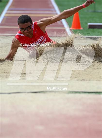 Thumbnail 3 in Mt. Carmel Invitational photogallery.