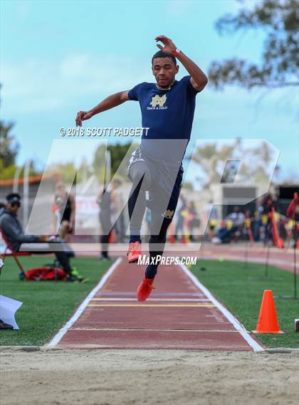 Thumbnail 2 in Mt. Carmel Invitational photogallery.