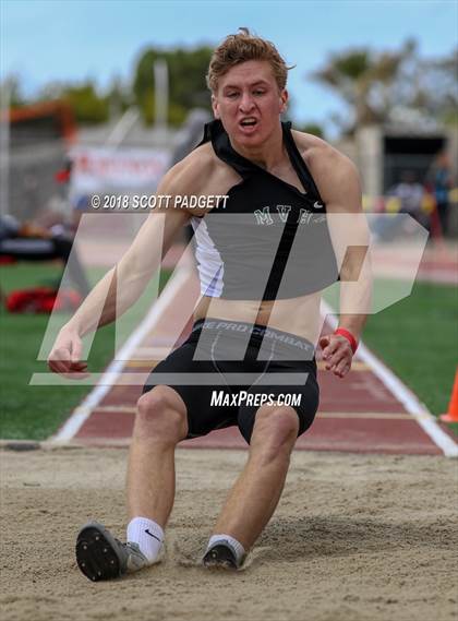 Thumbnail 2 in Mt. Carmel Invitational photogallery.