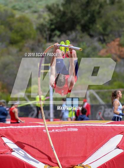 Thumbnail 3 in Mt. Carmel Invitational photogallery.