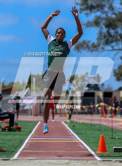 Thumbnail 2 in Mt. Carmel Invitational photogallery.