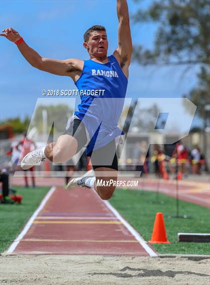 Thumbnail 3 in Mt. Carmel Invitational photogallery.