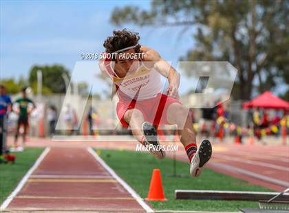 Thumbnail 3 in Mt. Carmel Invitational photogallery.