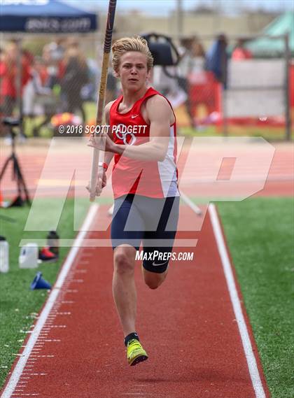 Thumbnail 3 in Mt. Carmel Invitational photogallery.