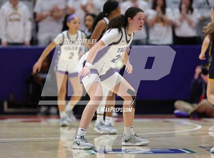 Thumbnail 3 in  Olmsted Falls vs Pickerington Central (OHSAA D1 State Semifinal) photogallery.