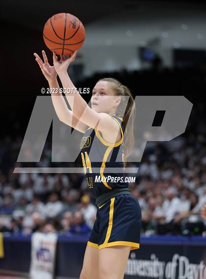 Thumbnail 1 in  Olmsted Falls vs Pickerington Central (OHSAA D1 State Semifinal) photogallery.