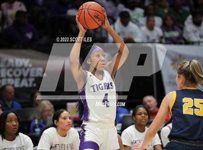 Thumbnail 2 in  Olmsted Falls vs Pickerington Central (OHSAA D1 State Semifinal) photogallery.