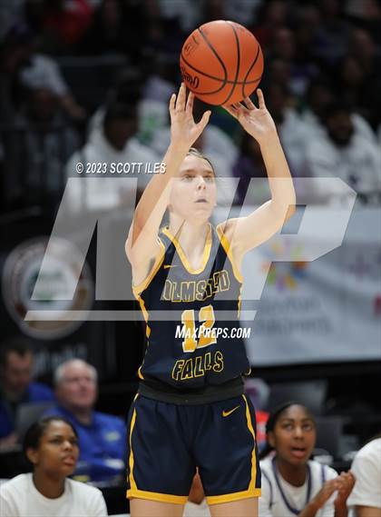 Thumbnail 3 in  Olmsted Falls vs Pickerington Central (OHSAA D1 State Semifinal) photogallery.