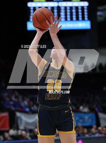 Thumbnail 3 in  Olmsted Falls vs Pickerington Central (OHSAA D1 State Semifinal) photogallery.