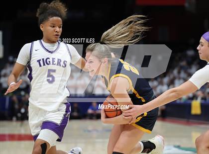 Thumbnail 3 in  Olmsted Falls vs Pickerington Central (OHSAA D1 State Semifinal) photogallery.