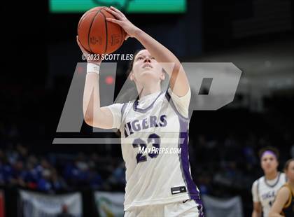 Thumbnail 3 in  Olmsted Falls vs Pickerington Central (OHSAA D1 State Semifinal) photogallery.