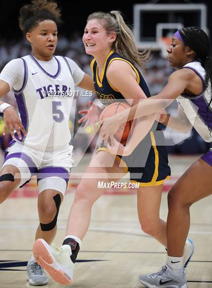 Thumbnail 3 in  Olmsted Falls vs Pickerington Central (OHSAA D1 State Semifinal) photogallery.