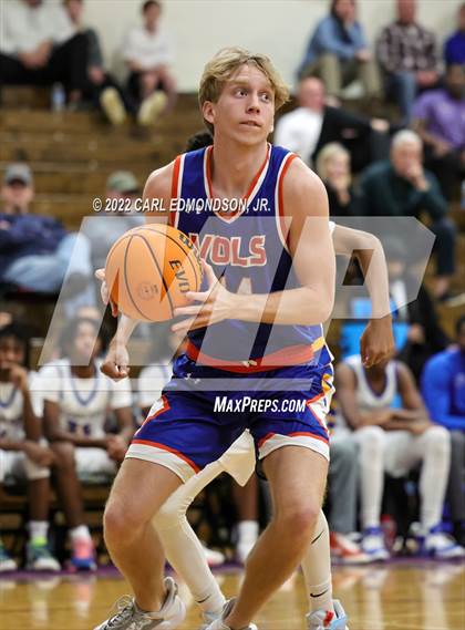 Thumbnail 3 in Starkville Academy vs Clarksville Academy photogallery.