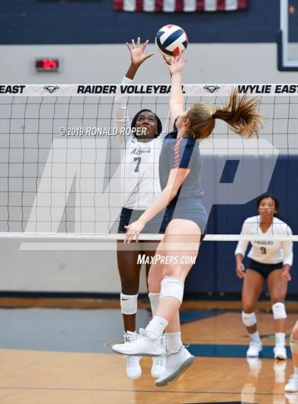 Thumbnail 1 in Wakeland @ Wylie East photogallery.