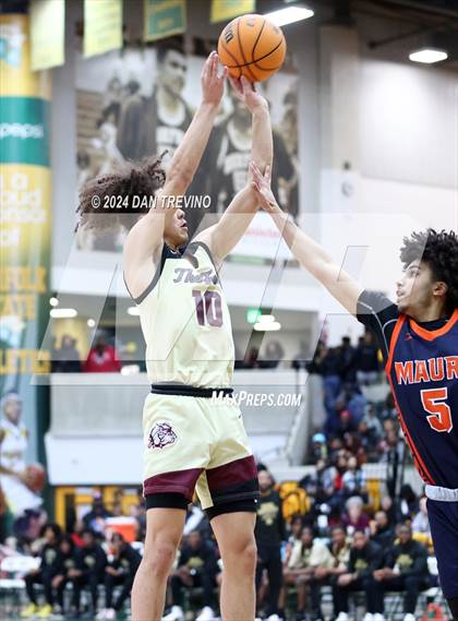Thumbnail 1 in King's Fork vs. Maury (VHSL 5B Semifinal) photogallery.