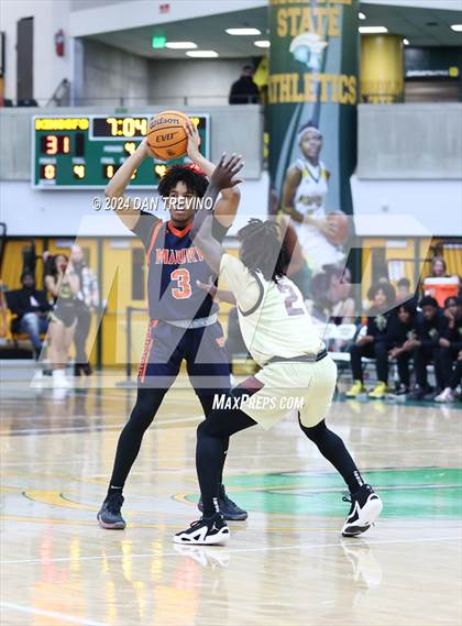 Thumbnail 2 in King's Fork vs. Maury (VHSL 5B Semifinal) photogallery.