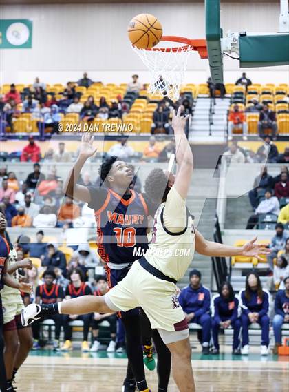 Thumbnail 3 in King's Fork vs. Maury (VHSL 5B Semifinal) photogallery.