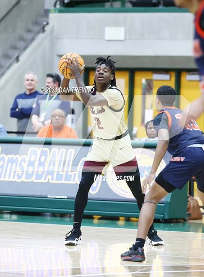 Thumbnail 2 in King's Fork vs. Maury (VHSL 5B Semifinal) photogallery.
