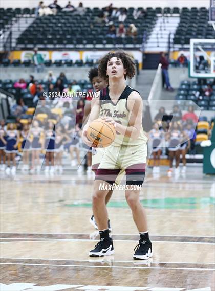 Thumbnail 2 in King's Fork vs. Maury (VHSL 5B Semifinal) photogallery.