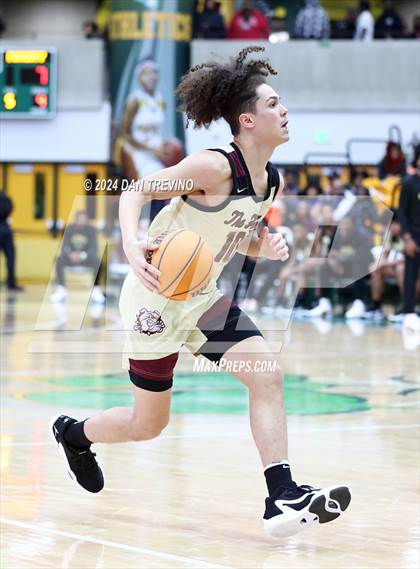 Thumbnail 3 in King's Fork vs. Maury (VHSL 5B Semifinal) photogallery.