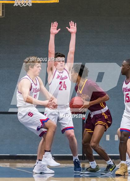 Thumbnail 2 in Las Lomas vs. St. Ignatius (NorCal Tip Off Classic) photogallery.