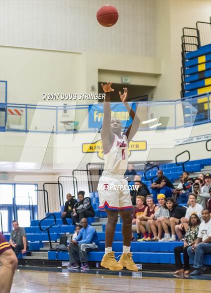 Thumbnail 3 in Las Lomas vs. St. Ignatius (NorCal Tip Off Classic) photogallery.