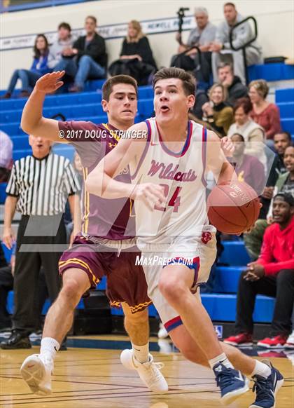 Thumbnail 1 in Las Lomas vs. St. Ignatius (NorCal Tip Off Classic) photogallery.