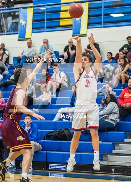 Thumbnail 1 in Las Lomas vs. St. Ignatius (NorCal Tip Off Classic) photogallery.