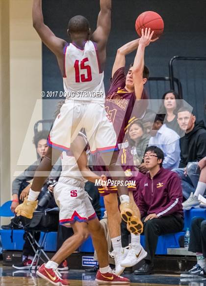 Thumbnail 1 in Las Lomas vs. St. Ignatius (NorCal Tip Off Classic) photogallery.