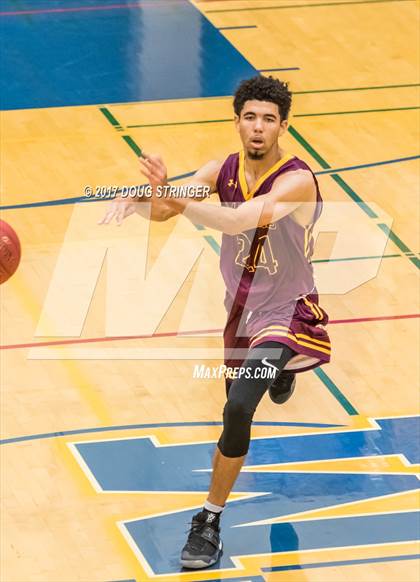 Thumbnail 1 in Las Lomas vs. St. Ignatius (NorCal Tip Off Classic) photogallery.