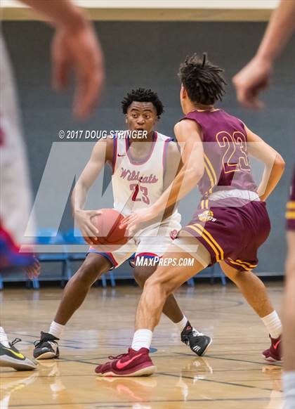 Thumbnail 3 in Las Lomas vs. St. Ignatius (NorCal Tip Off Classic) photogallery.