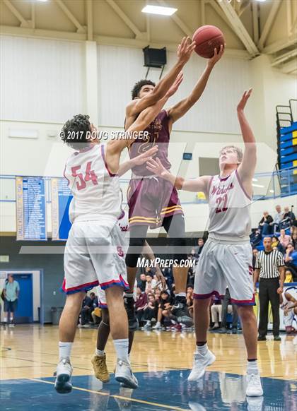 Thumbnail 2 in Las Lomas vs. St. Ignatius (NorCal Tip Off Classic) photogallery.