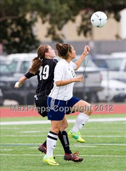 Thumbnail 3 in Alief Elsik vs Clear Brook (I-10 Shootout) photogallery.