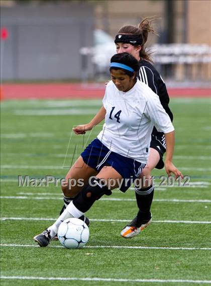 Thumbnail 3 in Alief Elsik vs Clear Brook (I-10 Shootout) photogallery.
