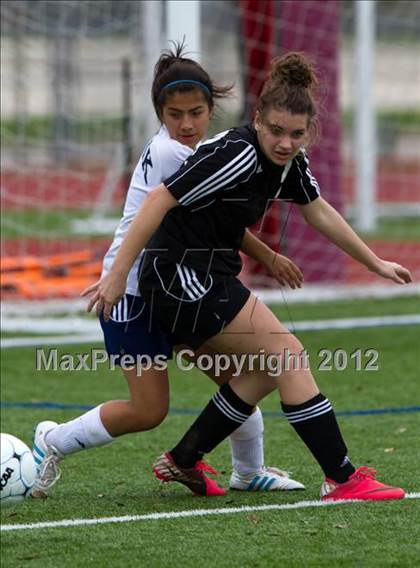 Thumbnail 2 in Alief Elsik vs Clear Brook (I-10 Shootout) photogallery.