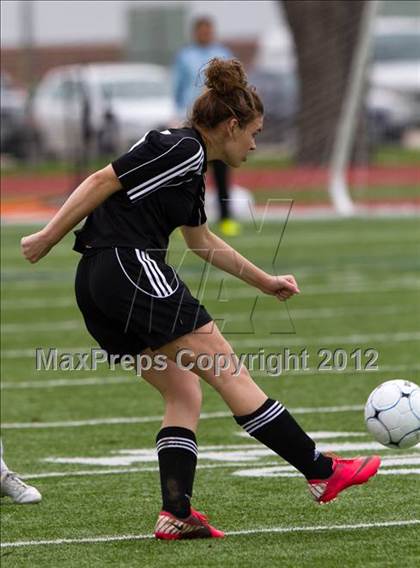 Thumbnail 3 in Alief Elsik vs Clear Brook (I-10 Shootout) photogallery.