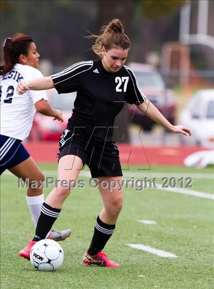 Thumbnail 2 in Alief Elsik vs Clear Brook (I-10 Shootout) photogallery.