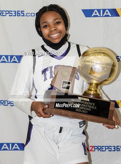 Thumbnail 2 in Flowing Wells vs. Millennium (AIA 5A Final Awards) photogallery.