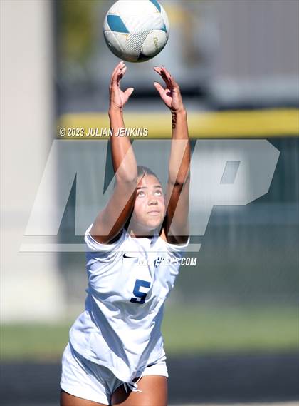 Thumbnail 2 in Timberline vs. Lake City- IDHSAA 5A Championship Quarterfinal photogallery.